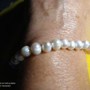 WHITE FRESHWATER PEARLS.EACH INDIVIDUALLY KNOTTED. STERLING. 2.5" EXTENDER.(R-7